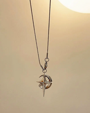 Kette mit Mond und Stern