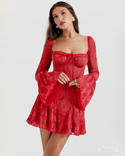 Abito in pizzo nero corto