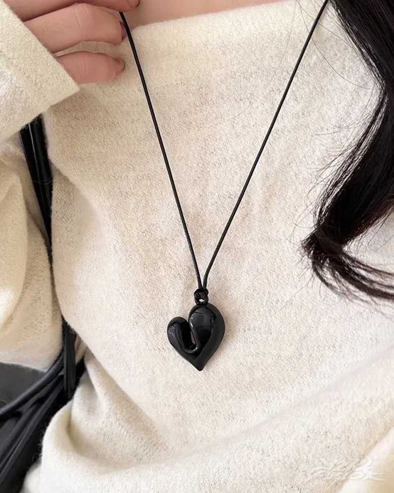 chunky-heart-necklace-4.png