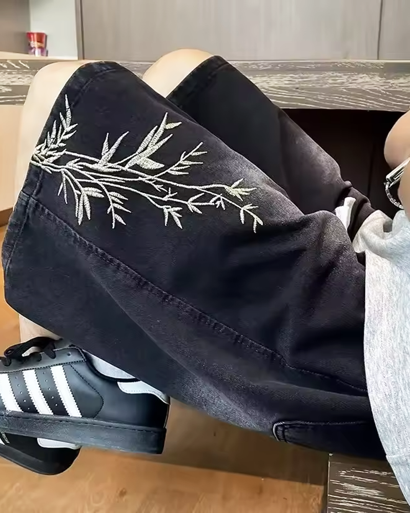 Short en jean brodé