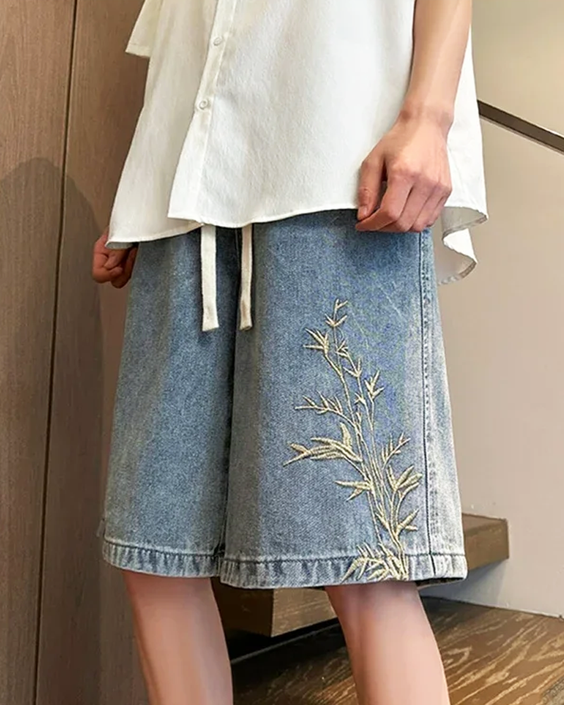 Short en jean brodé