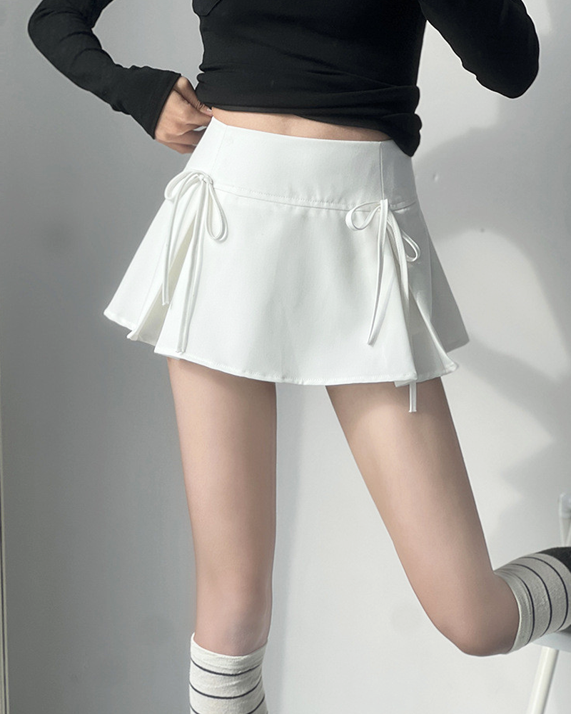mini-skirt-with-bow-2.png