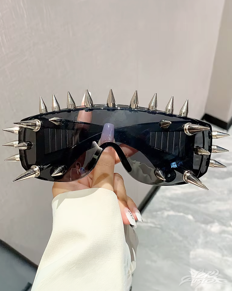 Sonnenbrille mit Stacheln
