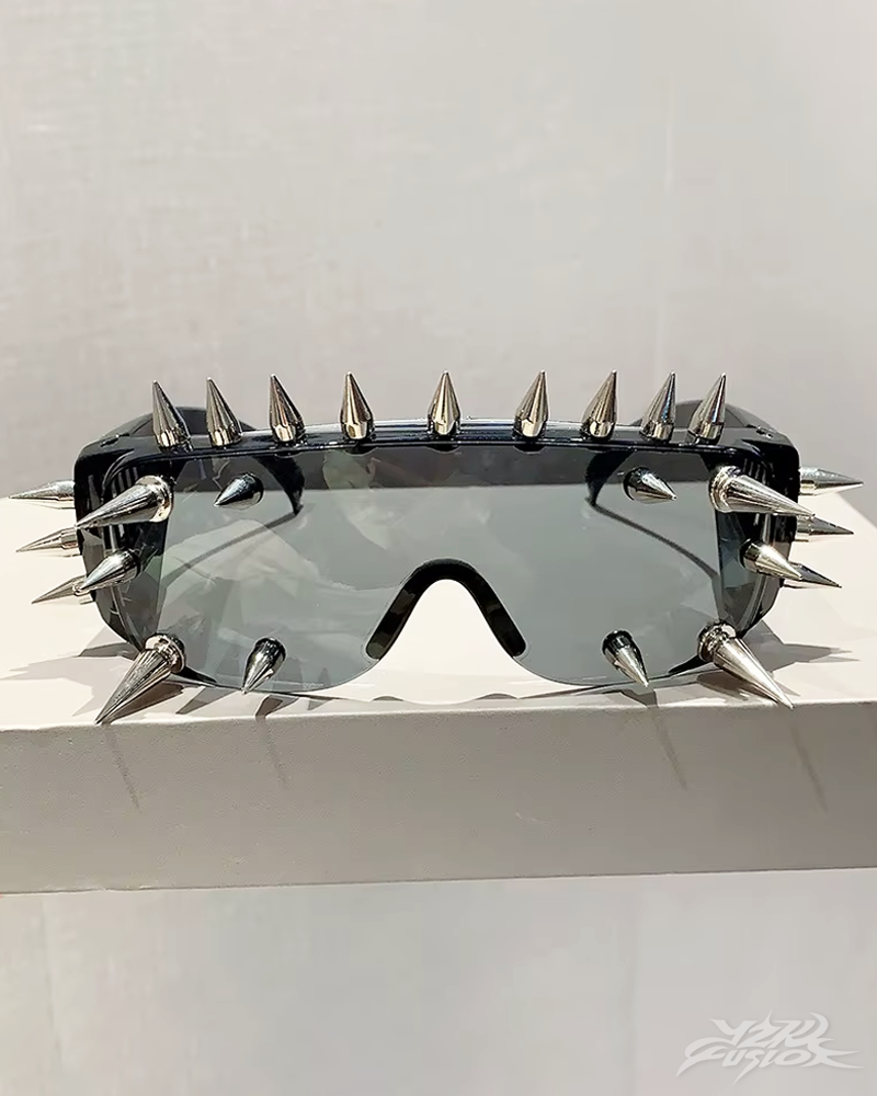 Sonnenbrille mit Stacheln