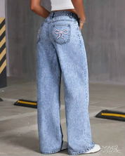 Jean Y2K avec noeud papillon