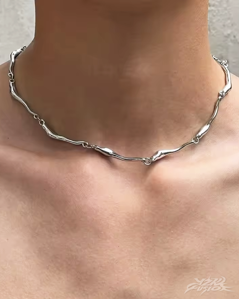 y2k-liquid-metal-choker-1.png
