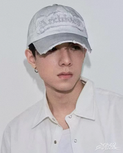 Cappello Y2K con strass