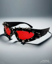 Y2K Sonnenbrille mit Piercings